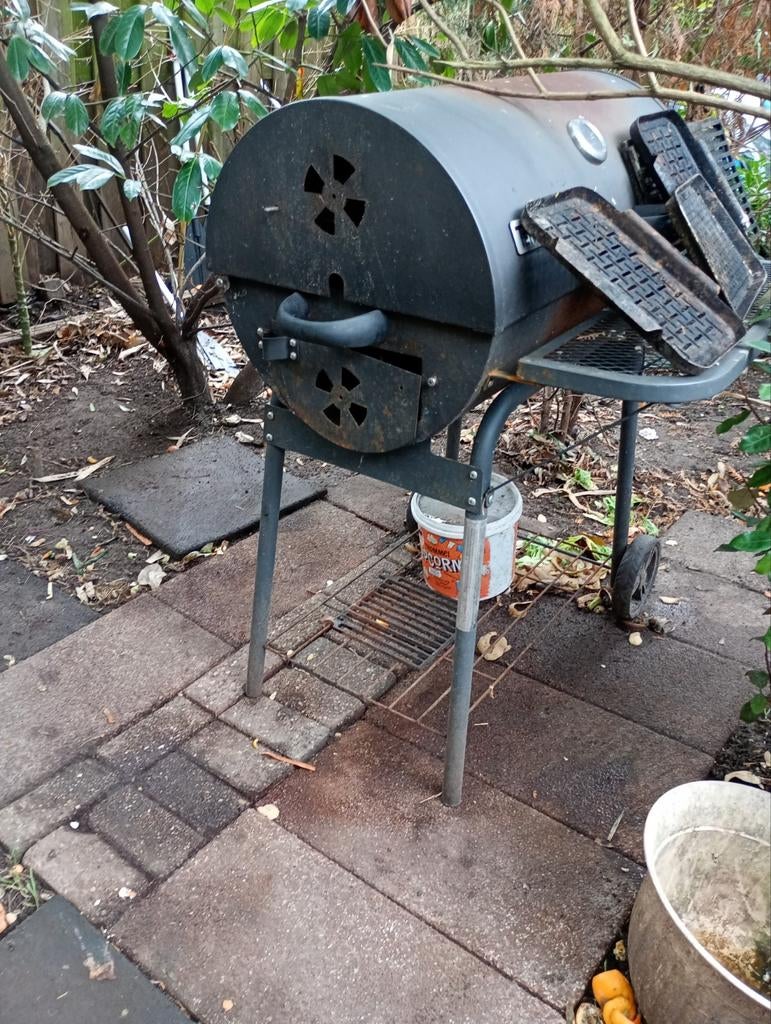 Tenneker tafel BBQ - Gebruikte Houtskoolbarbecue, Ophalen, Gebruikt, Tenneker