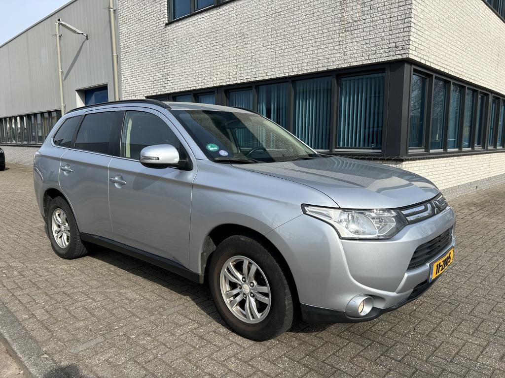 Mitsubishi Outlander 2.0 Intense CRUISE CLIMA PDC TRHK NAP!, Automaat, Stof, 4 cilinders, 150 pk