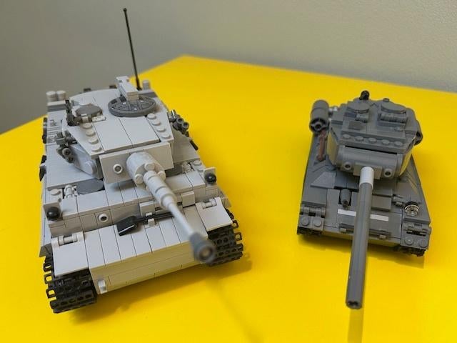 Lego moc Duitse TIGER en Russische T34, Overige merken, Tank, 1:32 tot 1:50, Ophalen of Verzenden