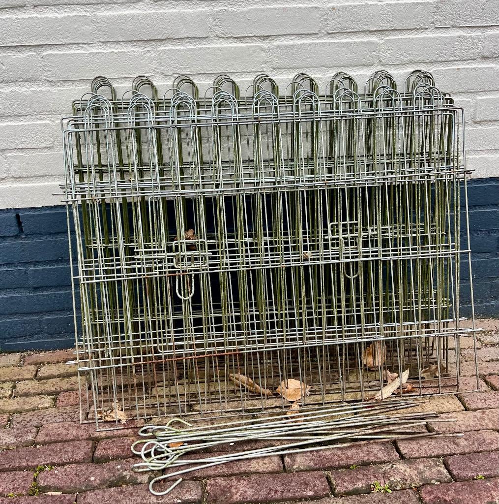 12 ijzeren hekjes, makkelijk aan elkaar te hechten, Ophalen, Met poort, Gebruikt, Spijlenhekwerk