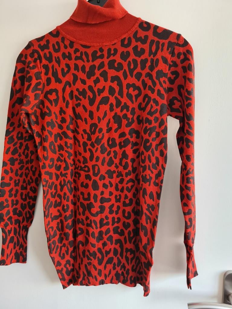 CL Essentials zwart donker rood koltrui Maat M, Kleding | Dames, CL Essentials, Ophalen of Verzenden, Maat 38/40 (M), Rood