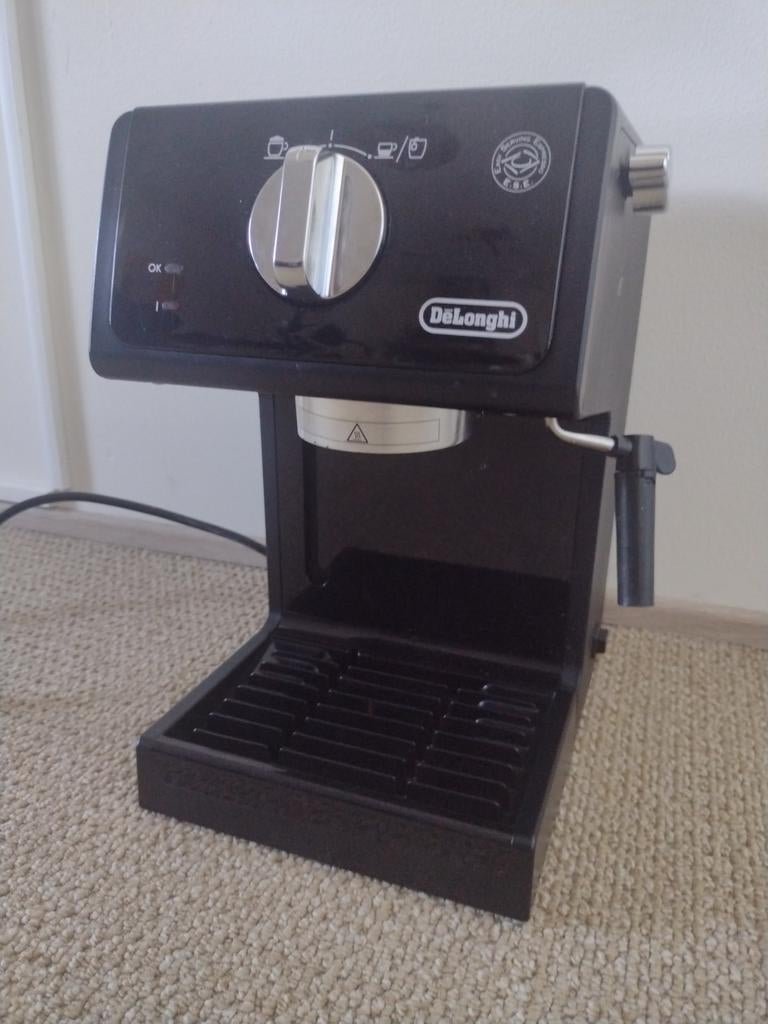 DeLonghi espressomachine, Ophalen, Koffiepads en cups, Espresso apparaat, Zo goed als nieuw