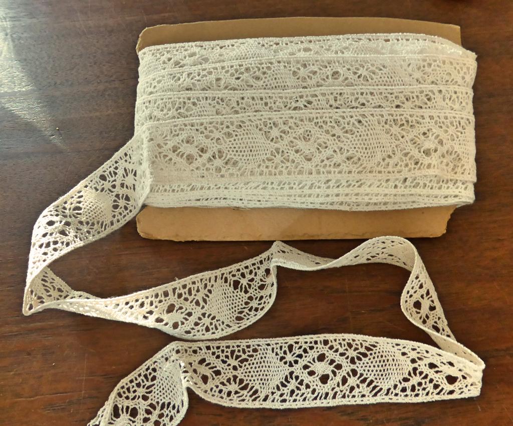 Antiek geklost kant 4cm breed / per meter te koop / nr. 59, Ophalen of Verzenden, Nieuw, Kant