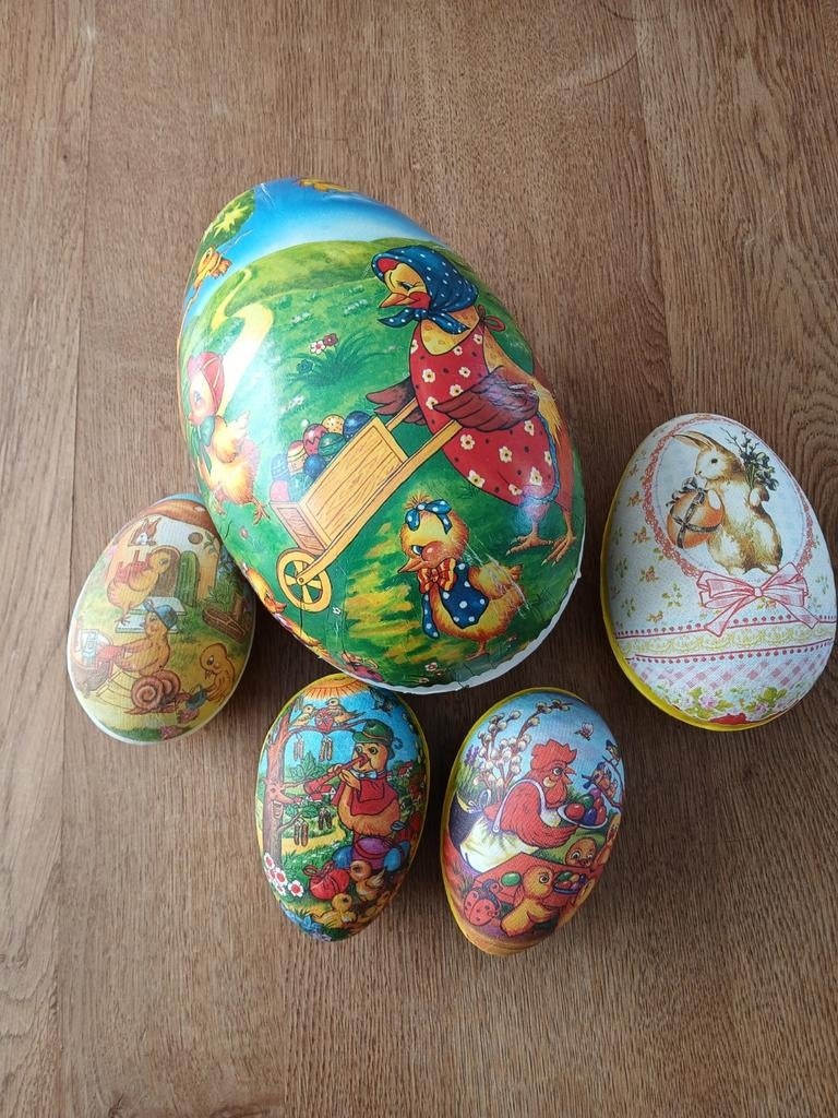 Retro papieren laas eieren, Ophalen