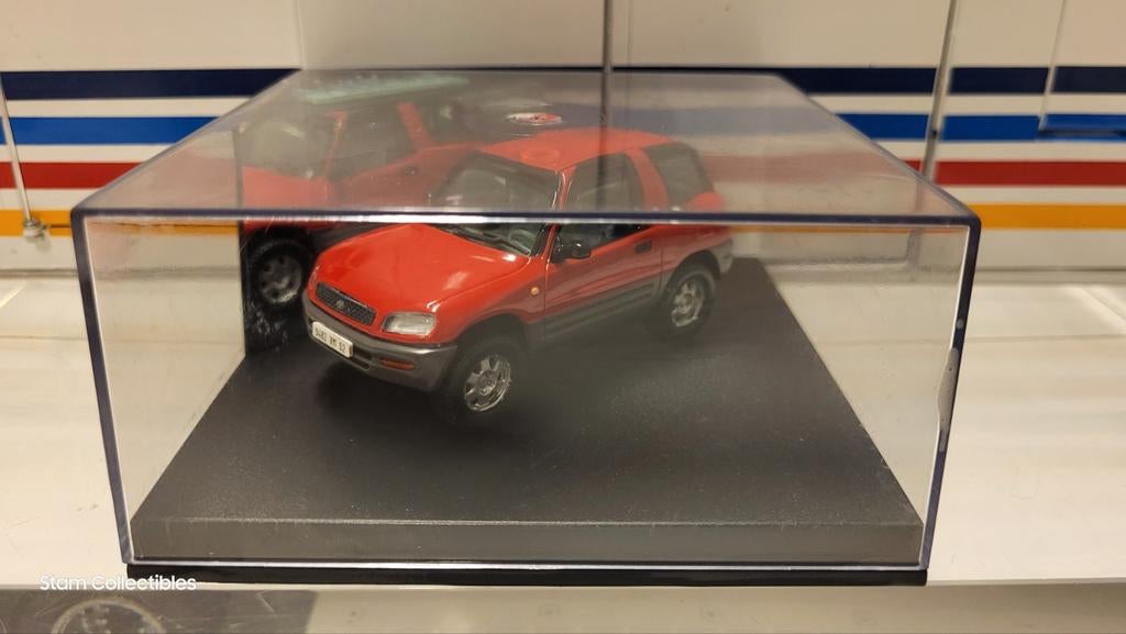 Vitesse Toyota RAV4 Red Metallic, Hobby en Vrije tijd, Modelauto's | 1:43, Overige merken, Gebruikt, Auto, Ophalen of Verzenden