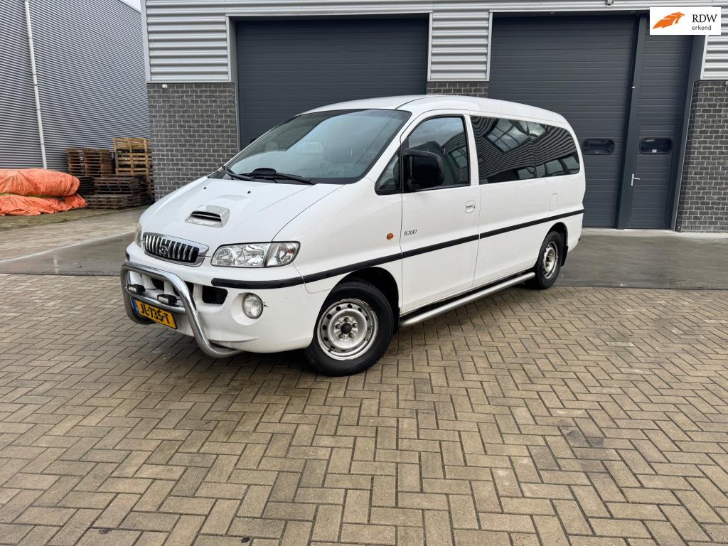 Hyundai H 200 2.5 CRDI lang persoon passenger car, Achterwielaandrijving, Gebruikt, Overige modellen, 700 kg