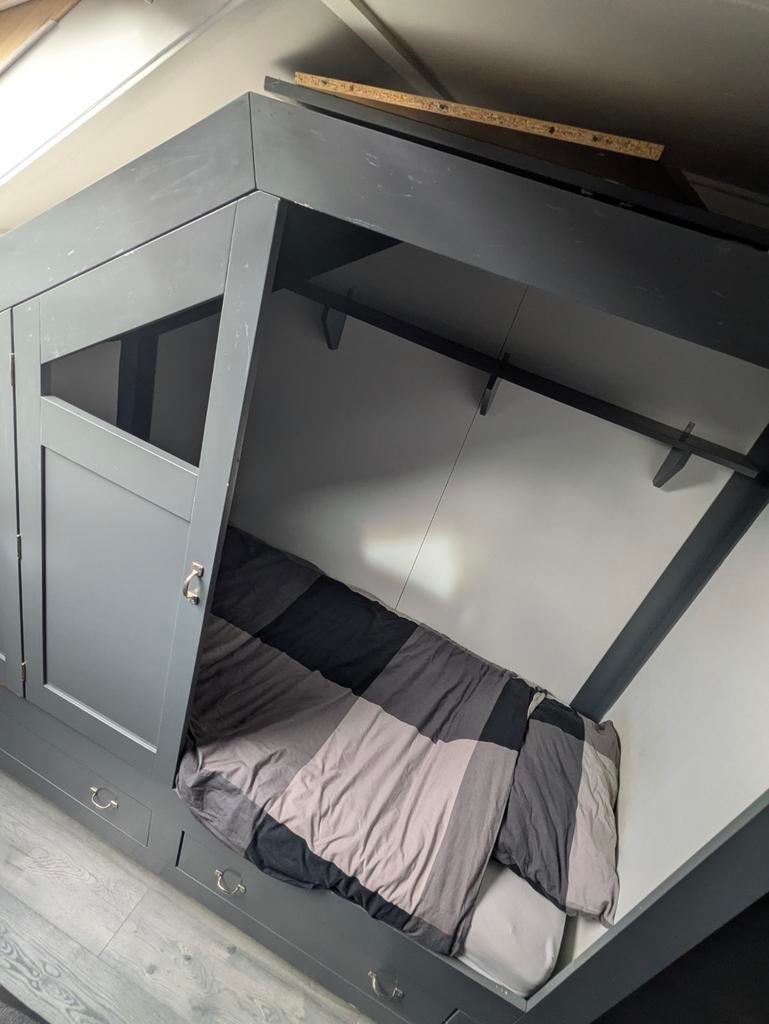 Handgemaakt kajuitbed donkergrijs met lades en plank, Kinderen en Baby's, Kinderkamer | Bedden, Ophalen