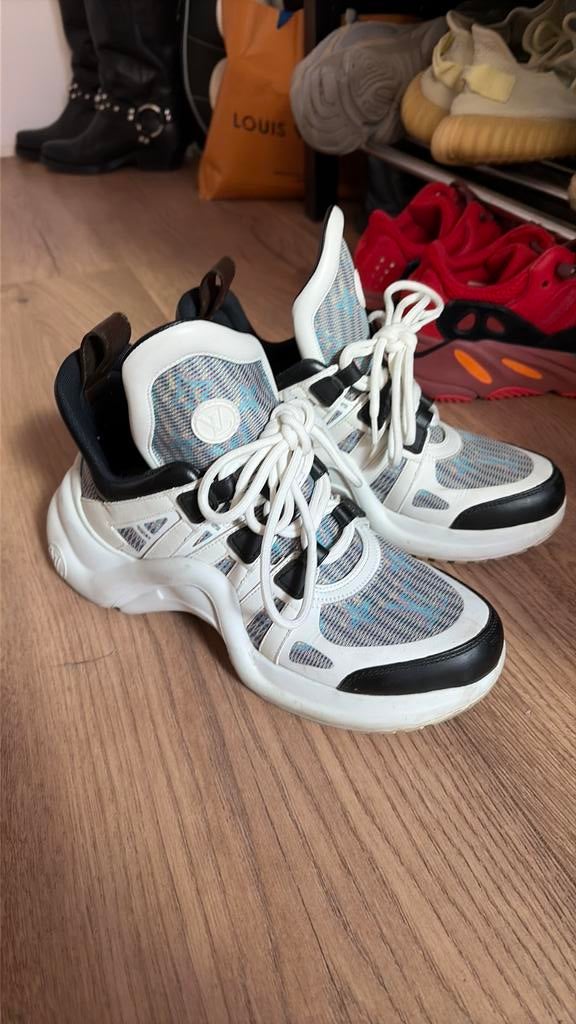 Louis Vuitton archlight maat 37 met bon, Kleding | Dames, Schoenen, Ophalen of Verzenden, Zo goed als nieuw, Zwart, Sneakers of Gympen
