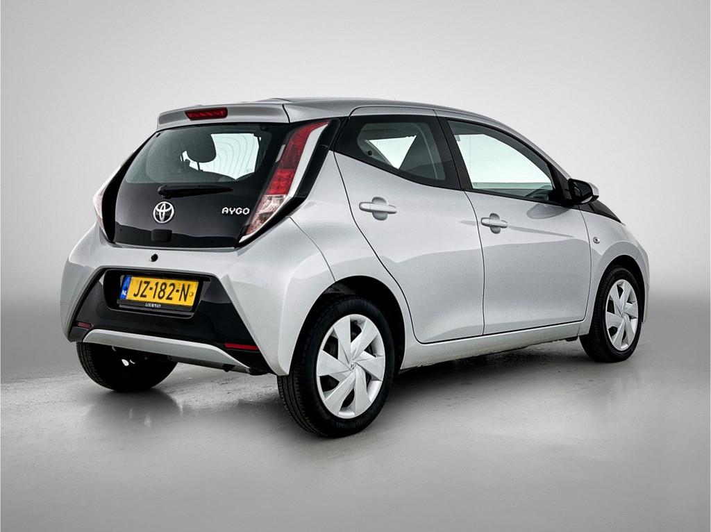 Toyota Aygo 1.0 VVT-i x-play | Bluetooth | Airco | Achteruit, Auto's, Toyota, Voorwielaandrijving, 12 maanden, Stof, Gebruikt