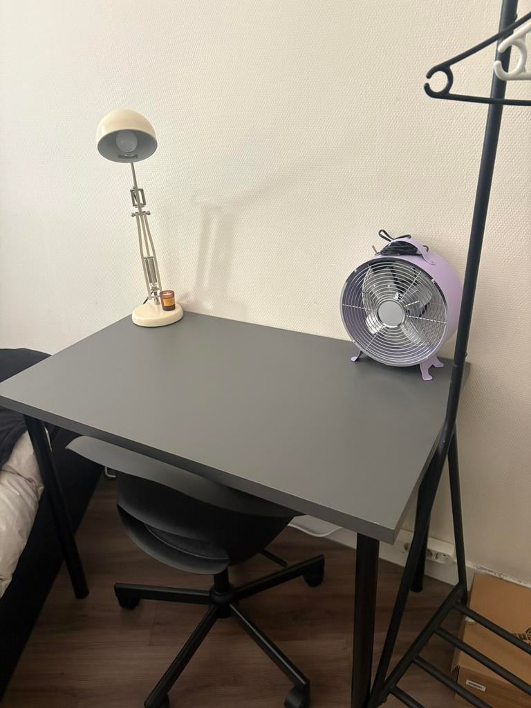 Ikea bureau, Ophalen, Zo goed als nieuw