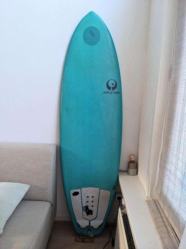 Surfboard 5'9 shortboard - veel volume 5 fin slots Appletree, Watersport en Boten, Golfsurfen, Ophalen, Gebruikt, Shortboard