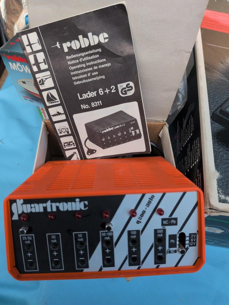 Robbe Quatronic 6 + 2 Lader - Modelbouw Acculader, Ophalen, Overige materialen, Gebruikt, Overige typen
