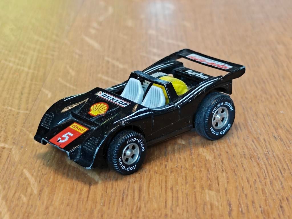 Darda Raceauto Turbo ZWART, Hobby en Vrije tijd, Modelauto's | Overige schalen, Ophalen of Verzenden, Auto