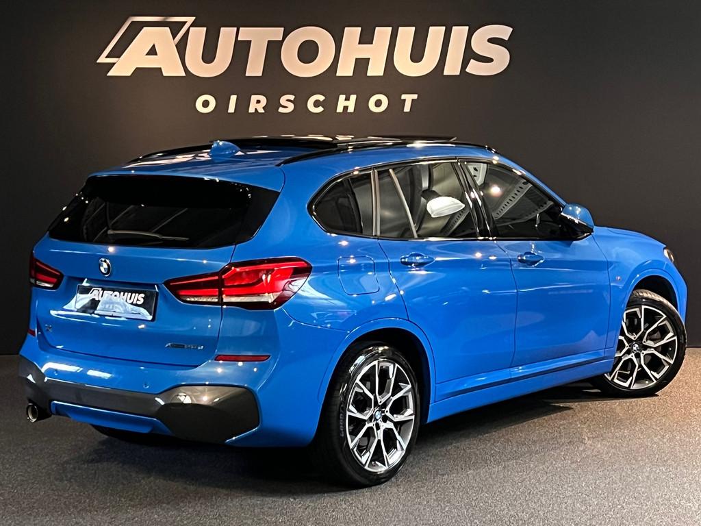 BMW X1 XDrive25e High Executive Edition M Pano/ Leder/ Adapt, Gebruikt, Zwart, Blauw, Vierwielaandrijving