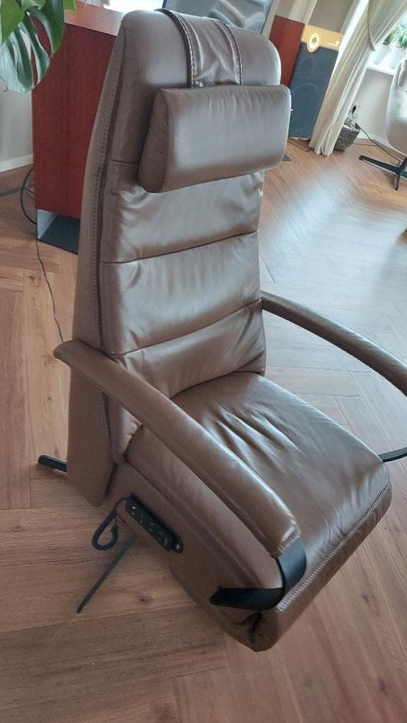 Prominent elektrische sta op stoel, Ophalen, Minder dan 75 cm, Leer, Zo goed als nieuw