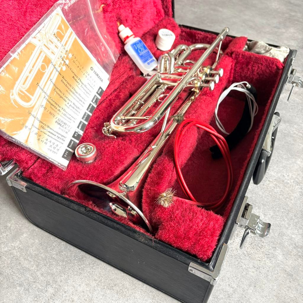 Yamaha trompet intermediate YTR-4335G incl accessoires, Ophalen, Zo goed als nieuw, Bes-trompet