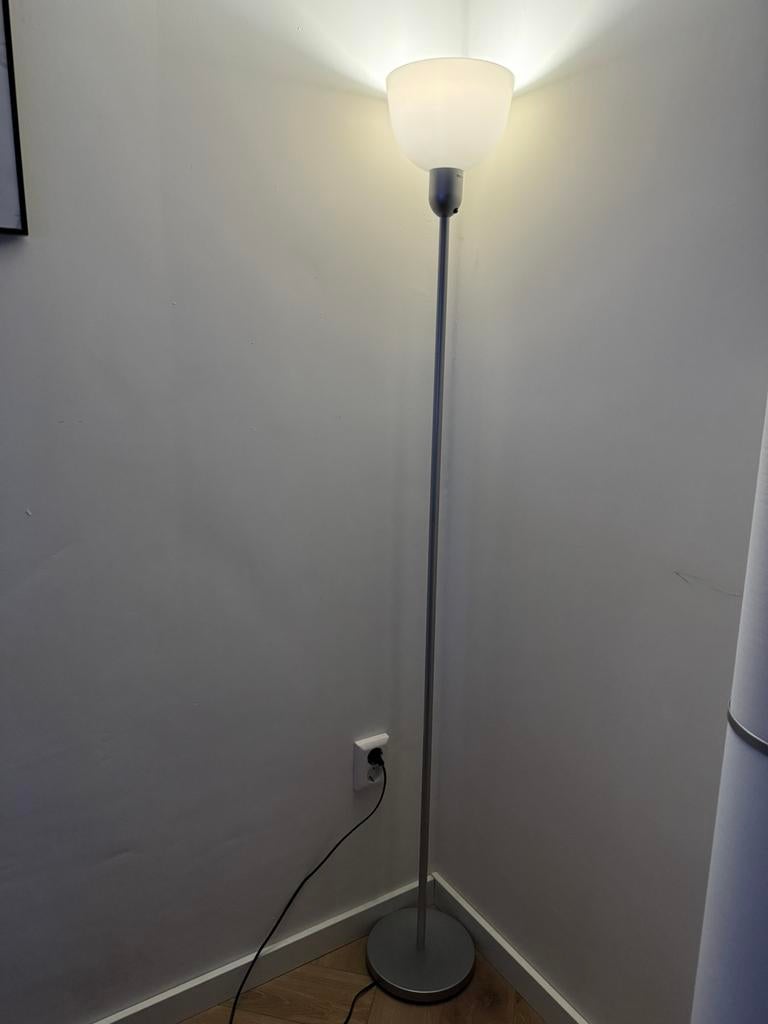 Ikea smart vloerlamp, Ophalen of Verzenden, Zo goed als nieuw, Glas, 150 tot 200 cm