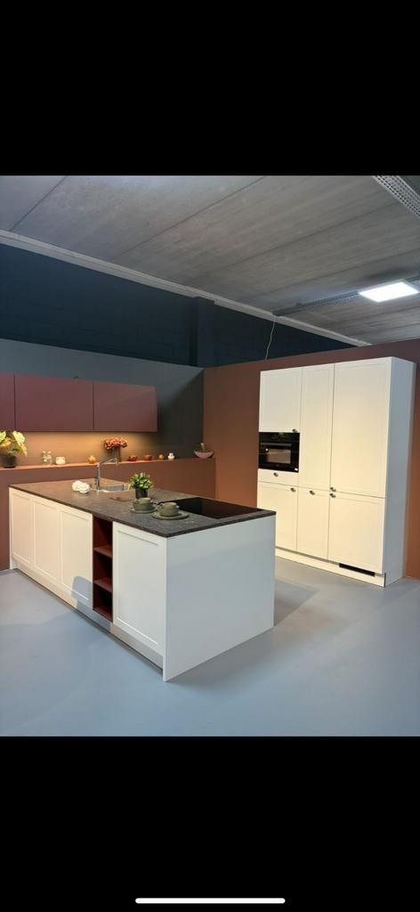 Gloednieuwe keuken met kookeiland (Duitsland), Ophalen, Wit, Overige typen, Met kookeiland