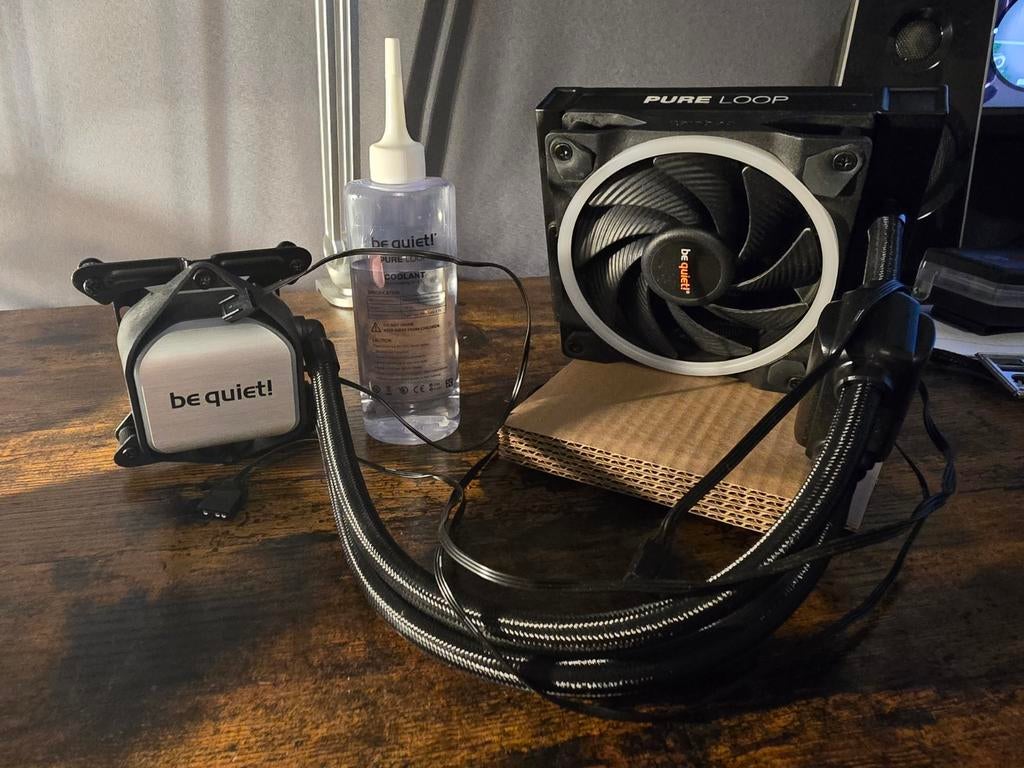 Liquid cooler be quiet pure loop 120mm met intel bracket, Computers en Software, Computerkoelers, Waterkoeling, Ophalen of Verzenden