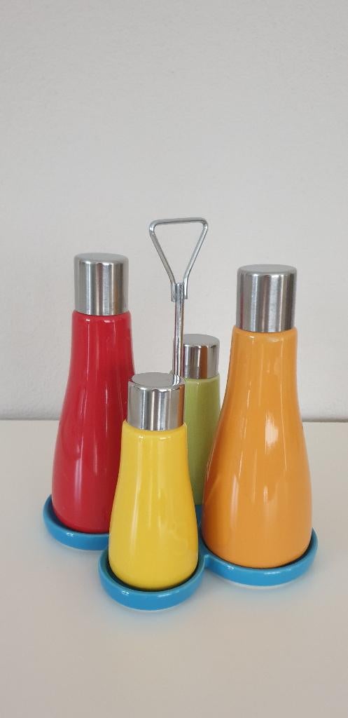 NIEUW! Tafelset, peper- en zoutstrooier + azijn- + oliefles, Huis en Inrichting, Keuken | Keukenbenodigdheden, Ophalen of Verzenden