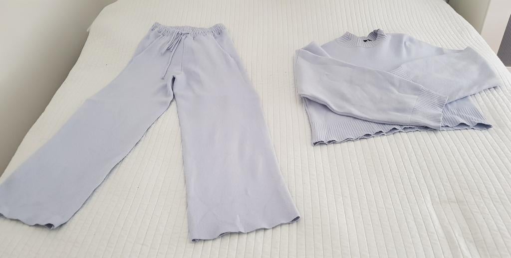 Zara boyfriend oversized setje blauw maat sm broek trui, Kleding | Dames, Overige Dameskleding, Zara, Verzenden, Zo goed als nieuw