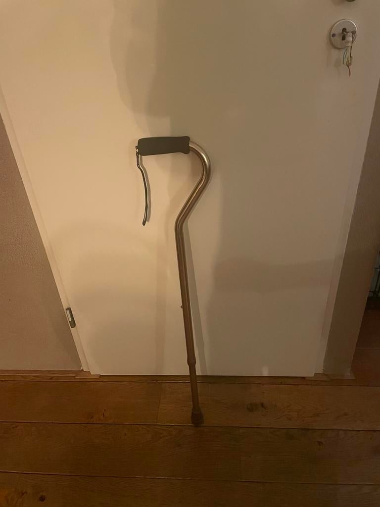 Medline wandelstok goud ergonomisch zo goed als nieuw, Ophalen, Verstelbaar, Zo goed als nieuw