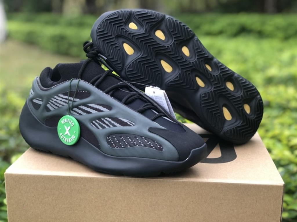 Adidas Yeezy sneakers (ook direct op te halen), Kleding | Heren, Schoenen, Ophalen of Verzenden, Nieuw, Overige kleuren