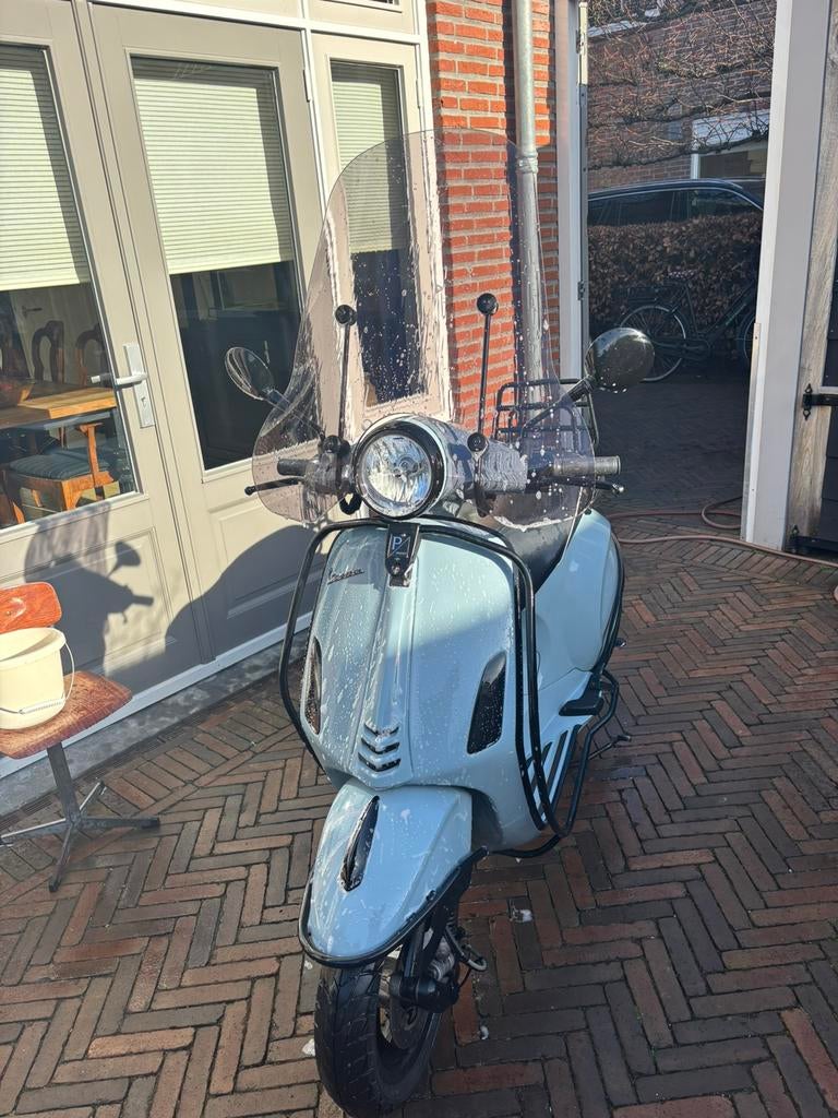 Licht blauwe Vespa Primavera, Ophalen of Verzenden, Zo goed als nieuw, Benzine, Vespa