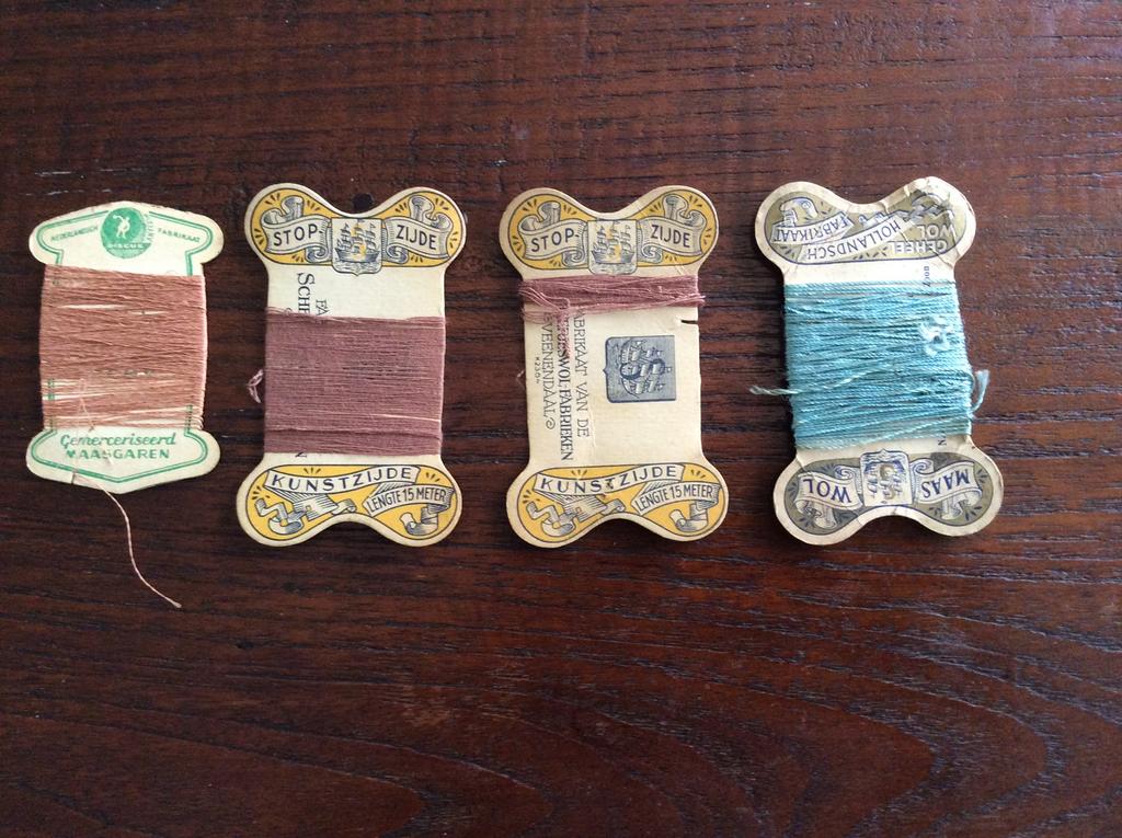 Oude Kaartjes gemercericeerd Maasgaren, Hobby en Vrije tijd, Naaien en Fournituren, Ophalen of Verzenden, Gebruikt, Garen of Naald(en)
