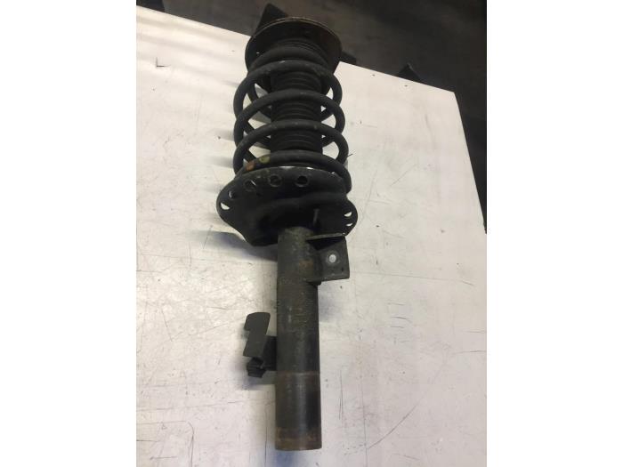 Schokdemperpoot links-voor van een Volvo XC70, Auto-onderdelen, Ophanging en Onderstel, Volvo, Gebruikt, 3 maanden garantie, Ophalen of Verzenden