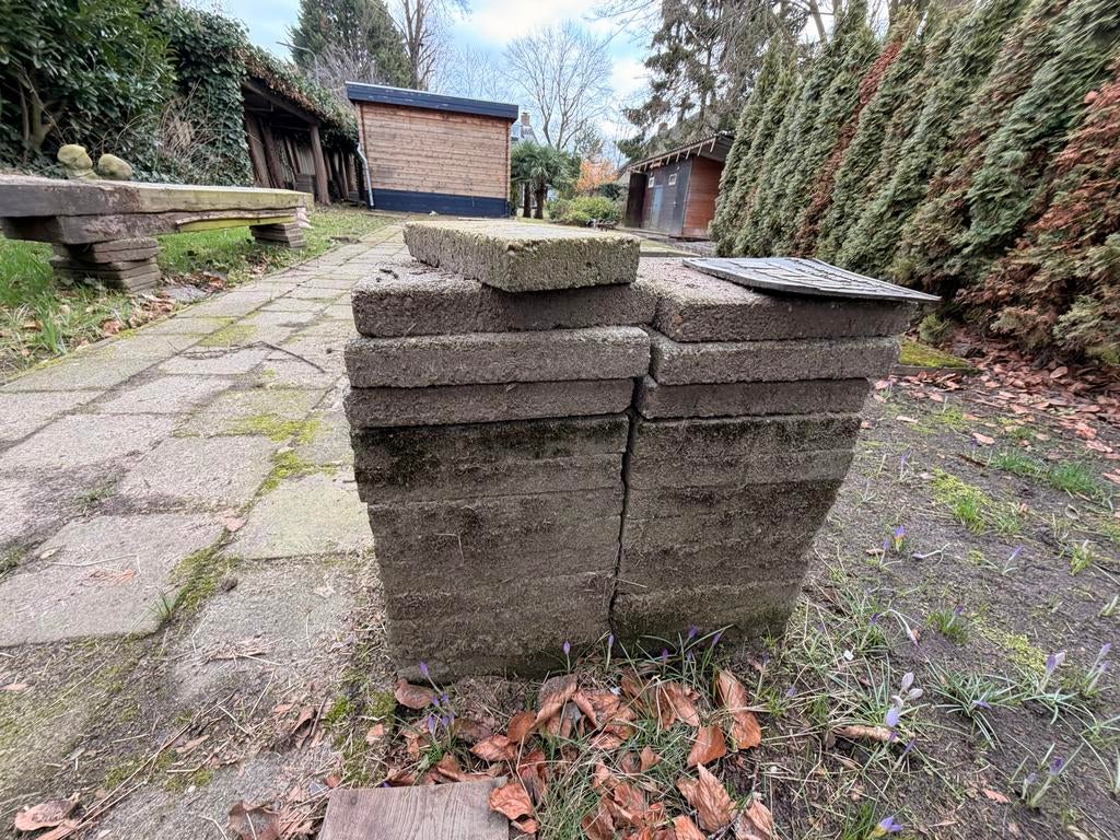 Gebruikte 30x30 tegels en veel meer 200m2 gratis af te halen, Tuin en Terras, Tegels en Klinkers, Ophalen, Gebruikt, 10 m² of meer