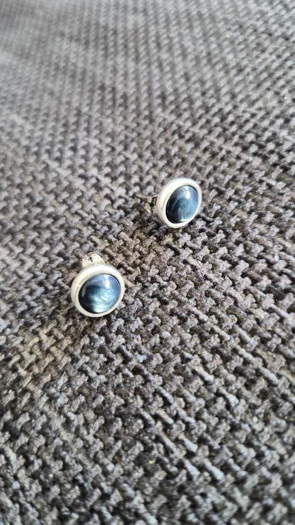 Qoss oorbellen zilver nieuw, Blauw, Nieuw, Ophalen of Verzenden, Knopjes of Stekers