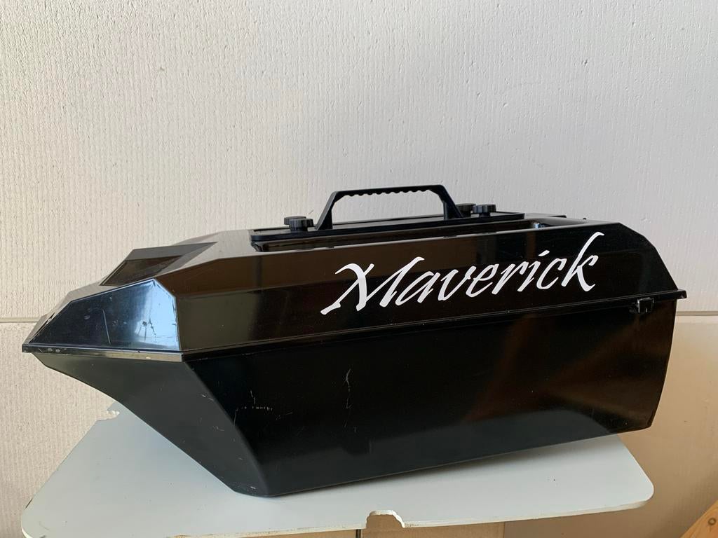 Maverick Voerboot met Dieptemeter, GPS & Draagtas, Watersport en Boten, Hengelsport | Karpervissen, Gebruikt, Overige typen, Ophalen of Verzenden