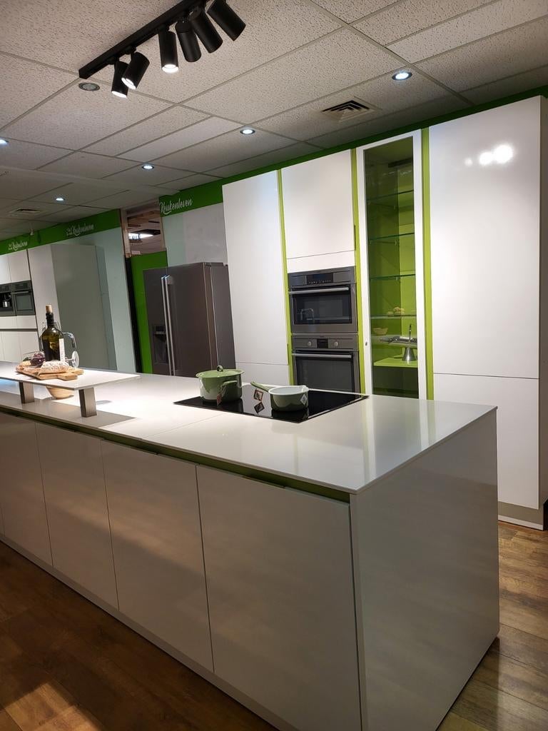 Exclusieve zeer luxe SIEMATIC eiland keuken, composiet blad., Ophalen, Gebruikt, Wit, Met kookeiland