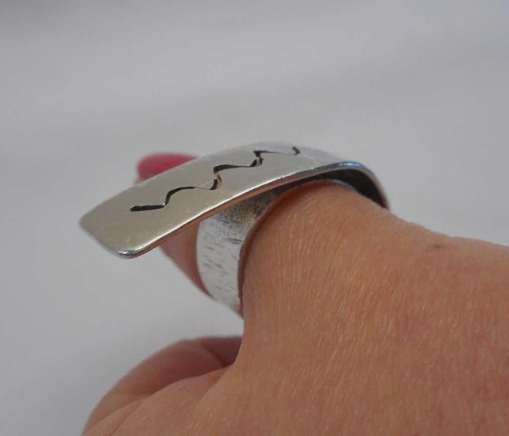 Zilveren aparte verstelbare modernist ring nr.475, 18 tot 19, Verzenden, Zo goed als nieuw, Dame