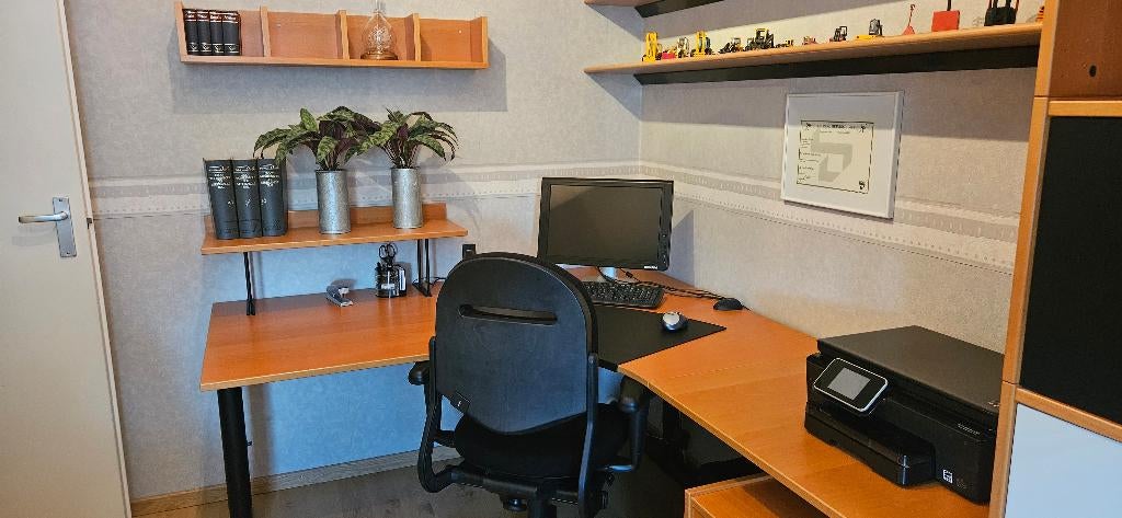 bureau , kasten Ikea en bureaustoel, Ophalen, In hoogte verstelbaar, Gebruikt