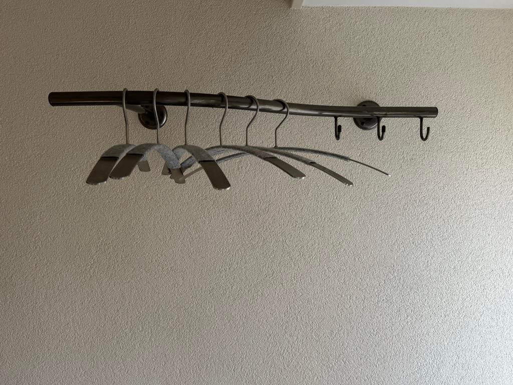 Kapstok met hangers, Ophalen of Verzenden, Gebruikt, Metaal, Volwassenen