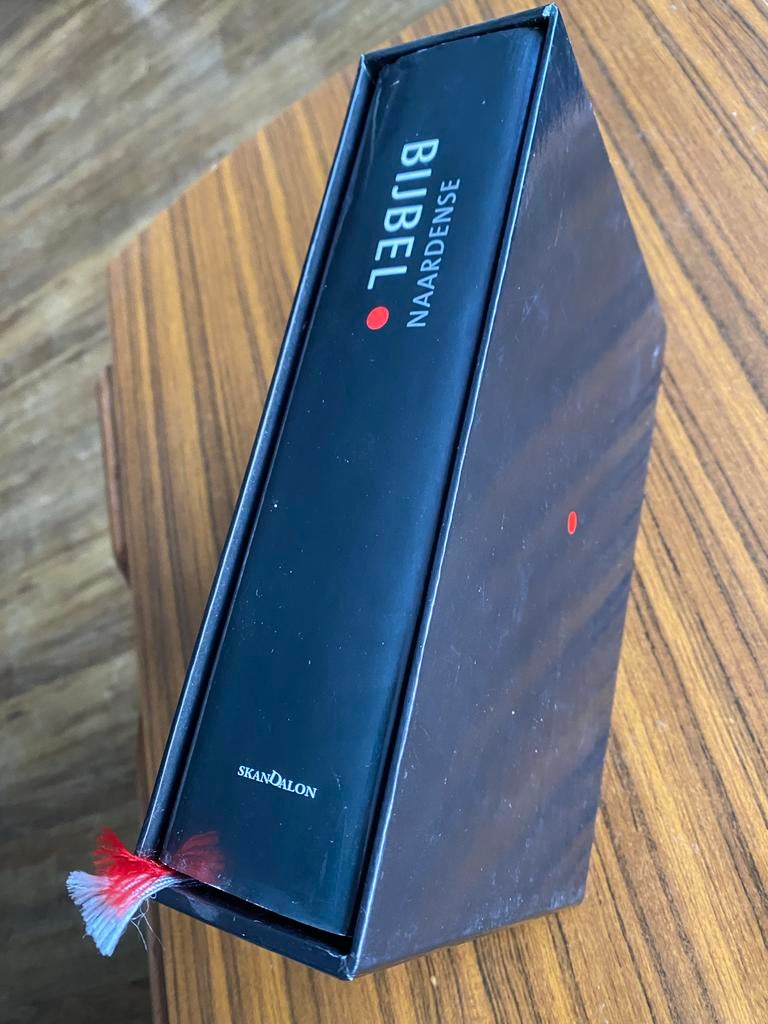 De Naardense Bijbel met hoes - Zeer Goede Staat, Boeken, Ophalen of Verzenden, Zo goed als nieuw, Christendom | Protestants