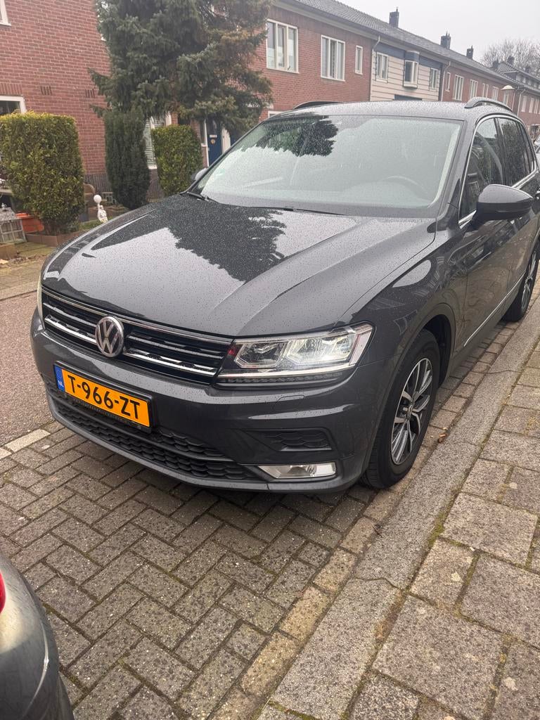 Volkswagen Tiguan 1.4 TSI 110KW/150PK 6DSG M16 2016 Grijs, Auto's, Volkswagen, 1800 kg, 4 cilinders, 1398 kg, 16 km/l