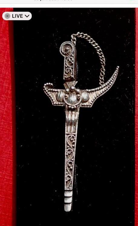 Vintage Kris Dokja Broche/Clip Zilver Indonesia, Sieraden, Tassen en Uiterlijk, Broches, Met kristal, 4 tot 7 cm, Gebruikt, Verzenden