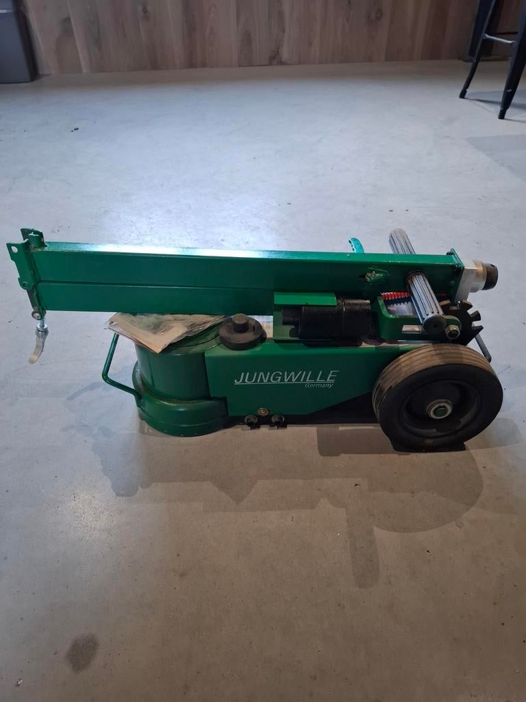 Jungwille krik 80 ton, Ophalen