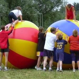 2x opblaasbare ballen te koop | zeskamp springkussen, Hobby en Vrije tijd, Ophalen, Jb, Gebruikt, Meppe