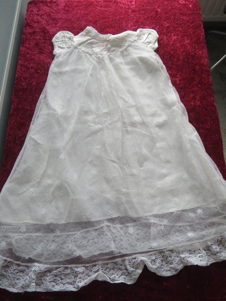 Oud DOOPJURKJE lengte vanaf schoudernaad 78 cm., Antiek en Kunst, Ophalen of Verzenden, Kinderen