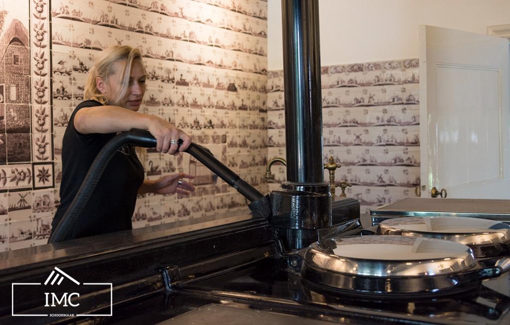 Pools schoonmaakbedrijf Gouda, Schoonmaken bedrijfsruimte