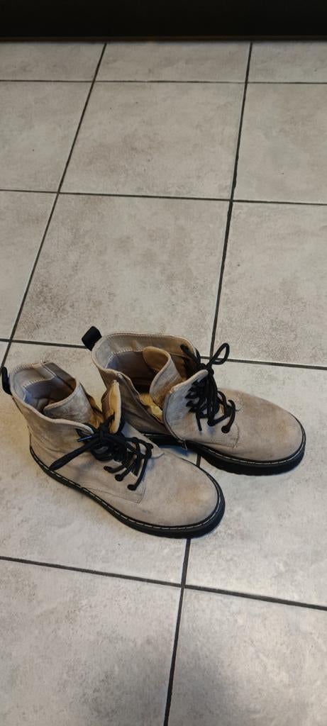 LUCKY SHOES beige bots maat 36, Kleding | Dames, Schoenen, Ophalen of Verzenden, Zo goed als nieuw, Beige, Sneakers of Gympen