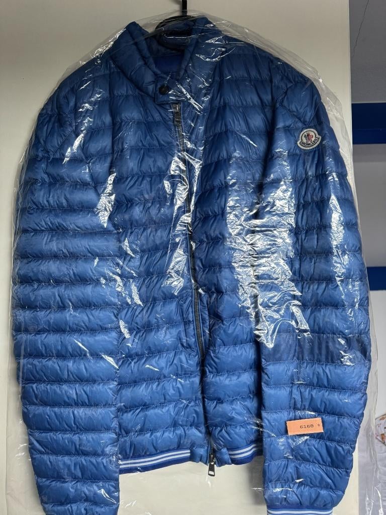 zomer jas zomerjas merk Moncler kleur blauw echt orgineel, Moncler, Ophalen of Verzenden, Zo goed als nieuw, Maat 48/50 (M)