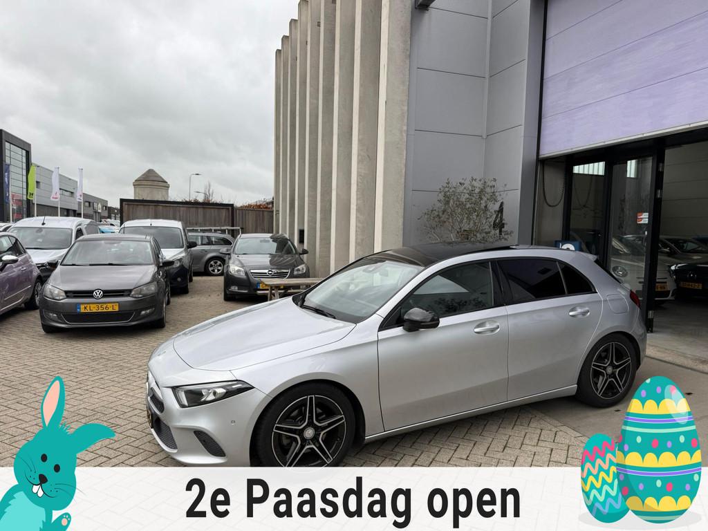 Mercedes-Benz A-klasse 200 PANO! LED! CARPLAY! NAP! INRUIL M, Gebruikt, 4 cilinders, Leder en Stof, Origineel Nederlands