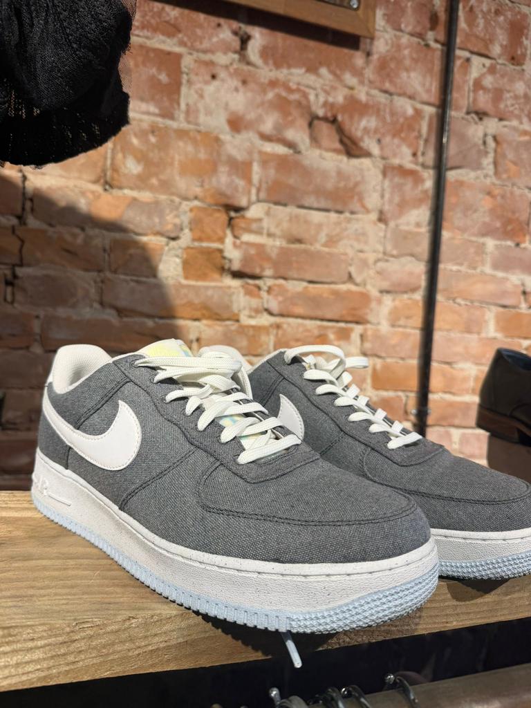Nike Air Force 1 Low '07 Recycled Canvas Iron Grey Maat 45, Ophalen of Verzenden, Gedragen, Overige kleuren, Sneakers of Gympen