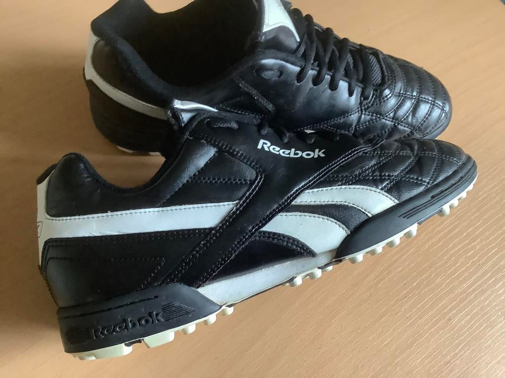 REEBOK Voetbal Schoenen mt 44,5, Kleding | Heren, Schoenen, Ophalen of Verzenden, Zo goed als nieuw