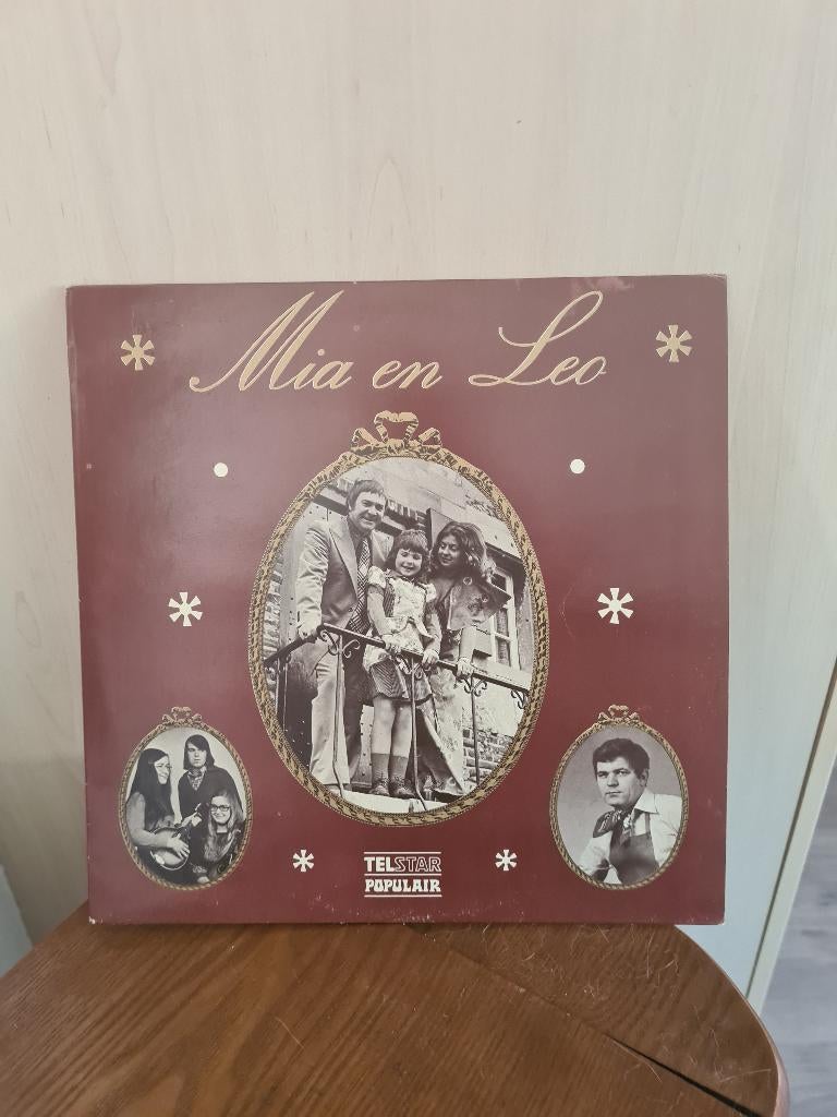 Mia en Leo, Ophalen of Verzenden, Zo goed als nieuw, 7 inch, Levenslied of Smartlap